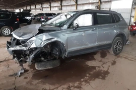 Volkswagen Tiguan 2021г.