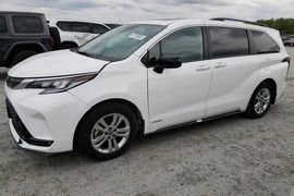 Toyota Sienna 2021г.
