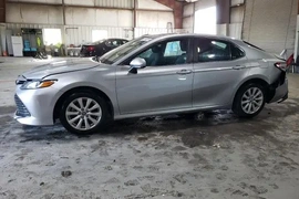 Toyota Camry 2020г.