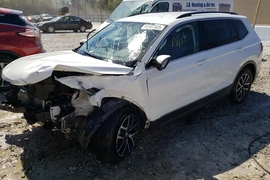 Volkswagen Tiguan 2021г.
