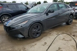 Hyundai Elantra 2022г.