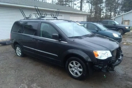 Chrysler Town & Country 2012г.