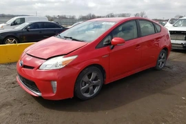 Toyota Prius 2015г.