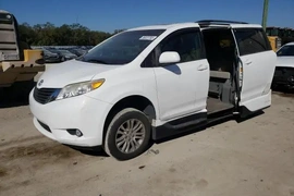 Toyota Sienna 2013г.