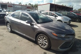 Toyota Camry 2022г.