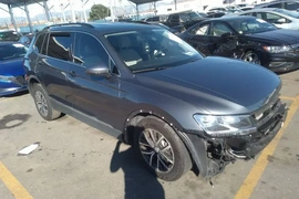 Volkswagen Tiguan 2020г.