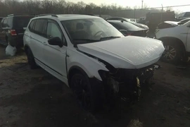 Volkswagen Tiguan 2021г.