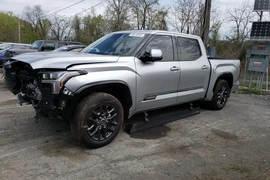 Toyota Tundra 2022г.