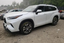 Toyota Highlander 2022г.