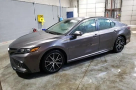 Toyota Camry 2022г.