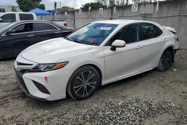 Toyota Camry 2019г.
