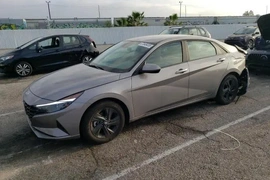 Hyundai Elantra 2023г.