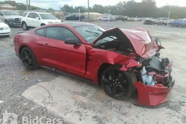 Ford Mustang 2022г.
