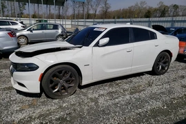 Dodge Charger 2017г.