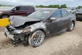 Toyota Camry 2021г.