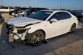 Toyota Camry 2020г.