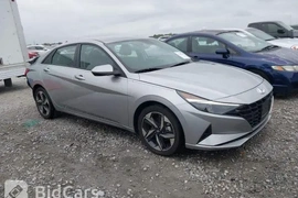 Hyundai Elantra 2023г.