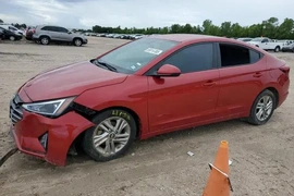 Hyundai Elantra 2019г.