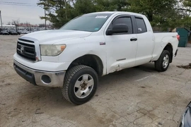 Toyota Tundra 2010г.