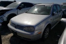 Volkswagen Golf 2003г.