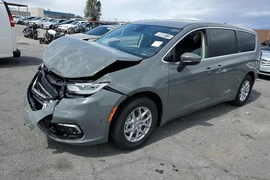 Chrysler Pacifica 2023г.