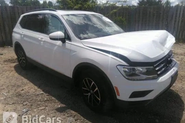 Volkswagen Tiguan 2021г.