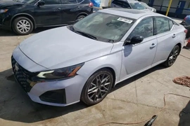 Nissan Altima 2023г.