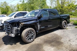 Toyota Tundra 2022г.