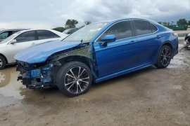 Toyota Camry 2020г.