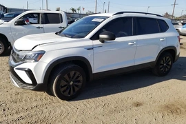 Volkswagen Taos 2022г.