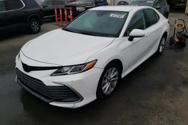 Toyota Camry 2021г.