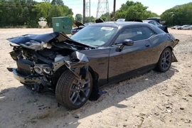 Dodge Challenger 2023г.