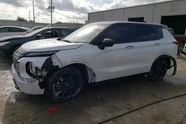 Mitsubishi Outlander 2023г.