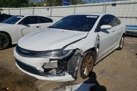 Chrysler 200 2015г.