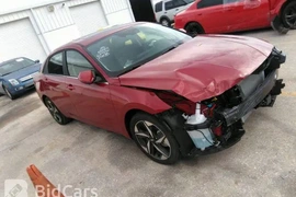 Hyundai Elantra 2023г.