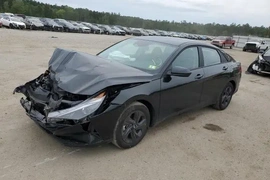 Hyundai Elantra 2023г.