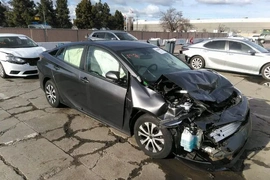 Toyota Prius 2016г.