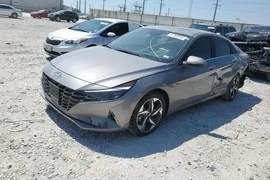 Hyundai Elantra 2022г.