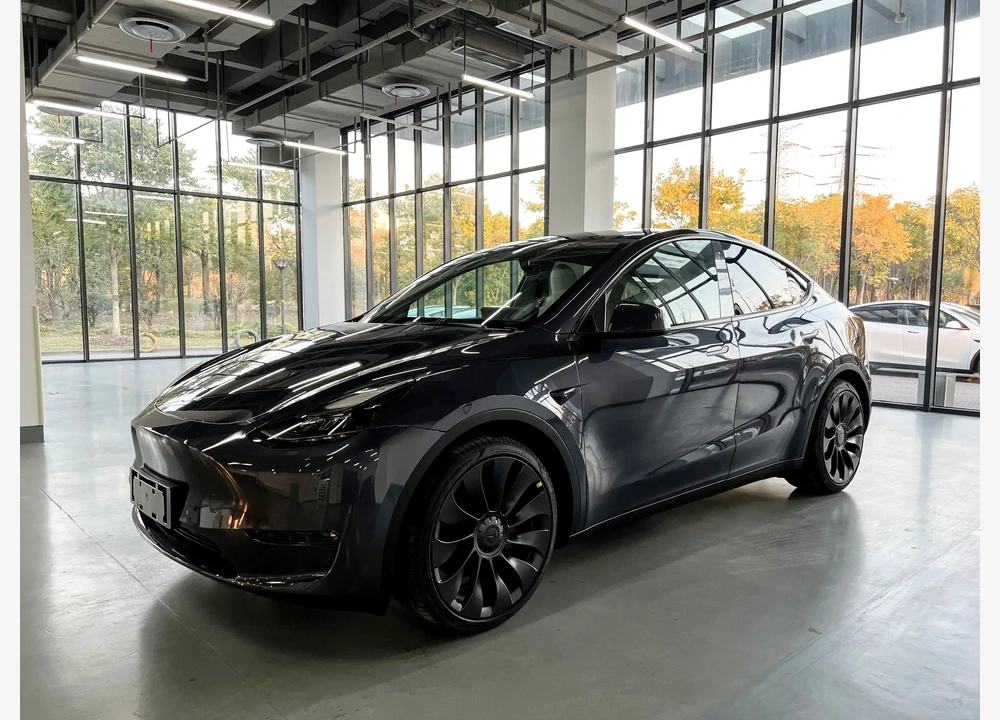 Tesla Model Y, Black