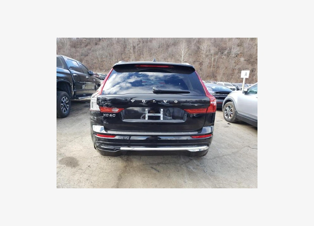 Volvo XC60 2023г.