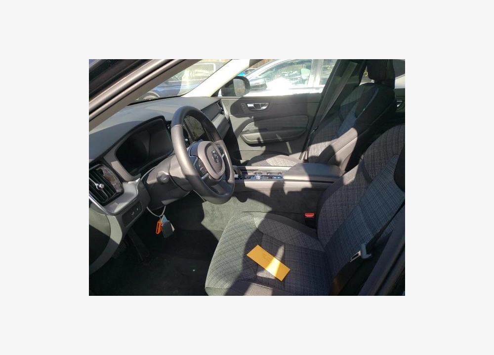 Volvo XC60 2023г.